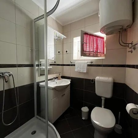 Lower Apartamento Baška Voda